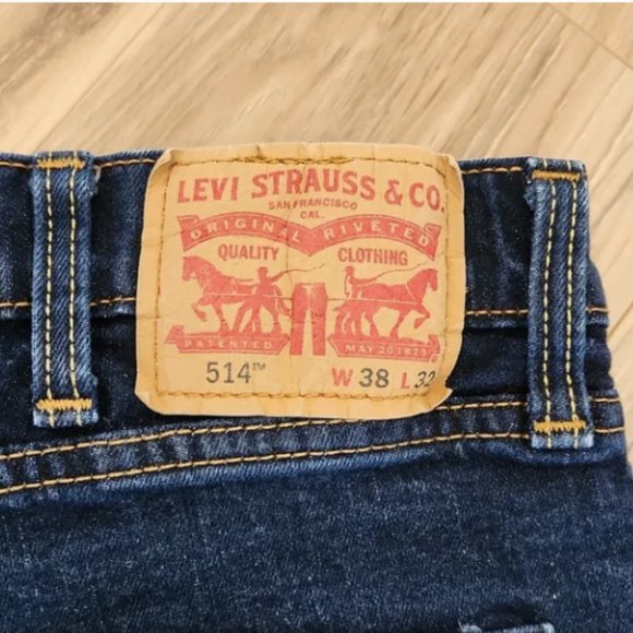 Levi's 514 Straight Fit Denim Jeans Zip Fly Dark Wash  Size W 38 L 32 - Picture 5 of 5